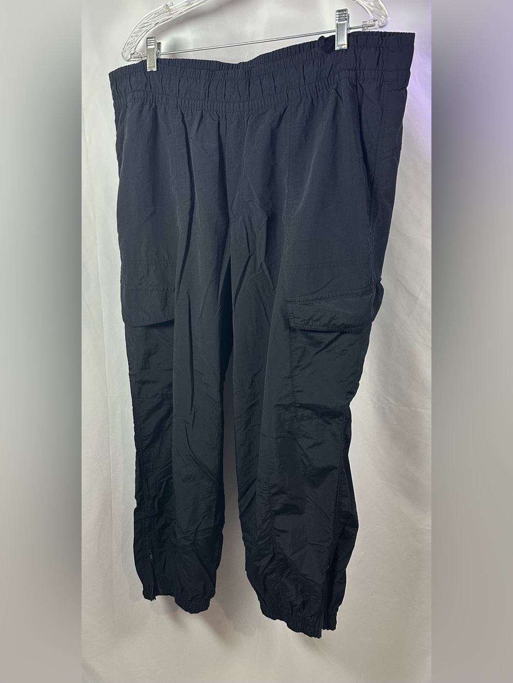 🤍Old Navy Black Cargo Track Joggers - Picture 2 of 12